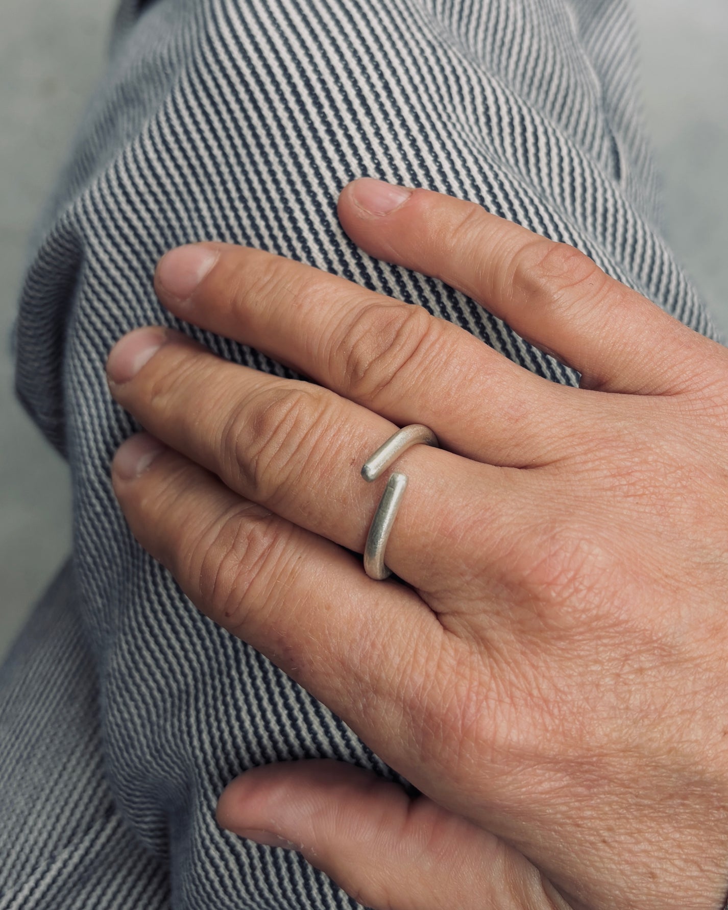 Line Ring in Brushed Silver